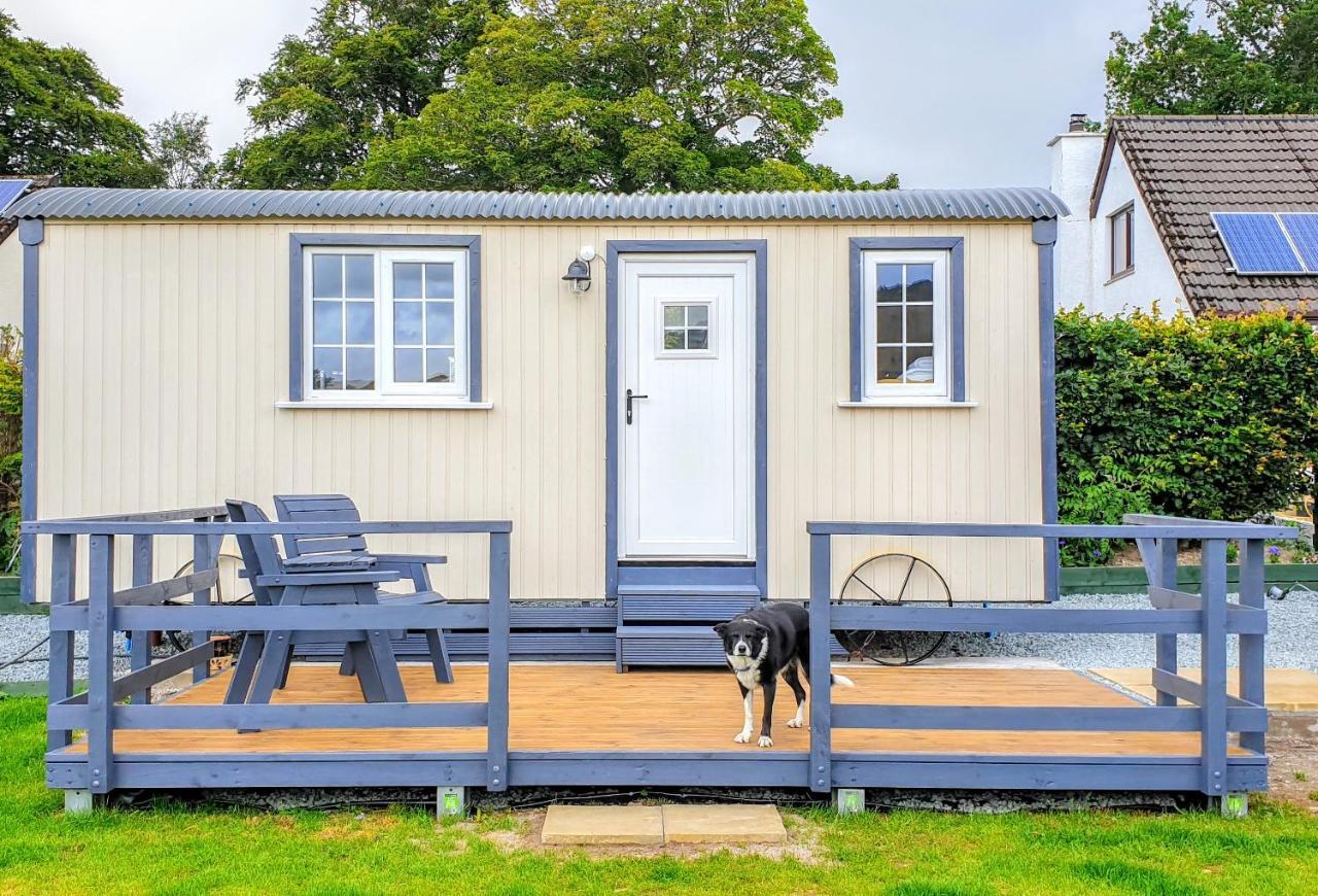 Small Cozy Shepherd Hut 20 By 7 Feet With Boxed In High Double Bed บัลมาคารา ภายนอก รูปภาพ